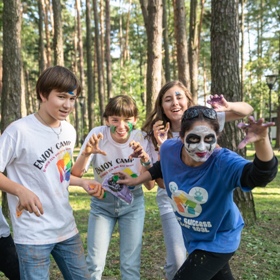 Летний языковой лагерь 2022 Enjoy Camp с носителями в пан-те Минфина РФ «Ёлочки»           